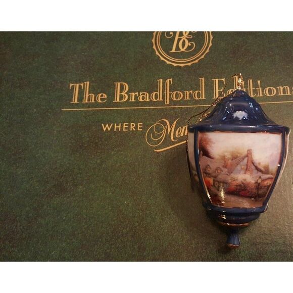 Thomas Kinkade Bradford Editions Heirloom Ornament Lite Cover Sweetheart Cottage - Picture 9 of 9